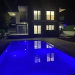 Sahnaz Villa Suits